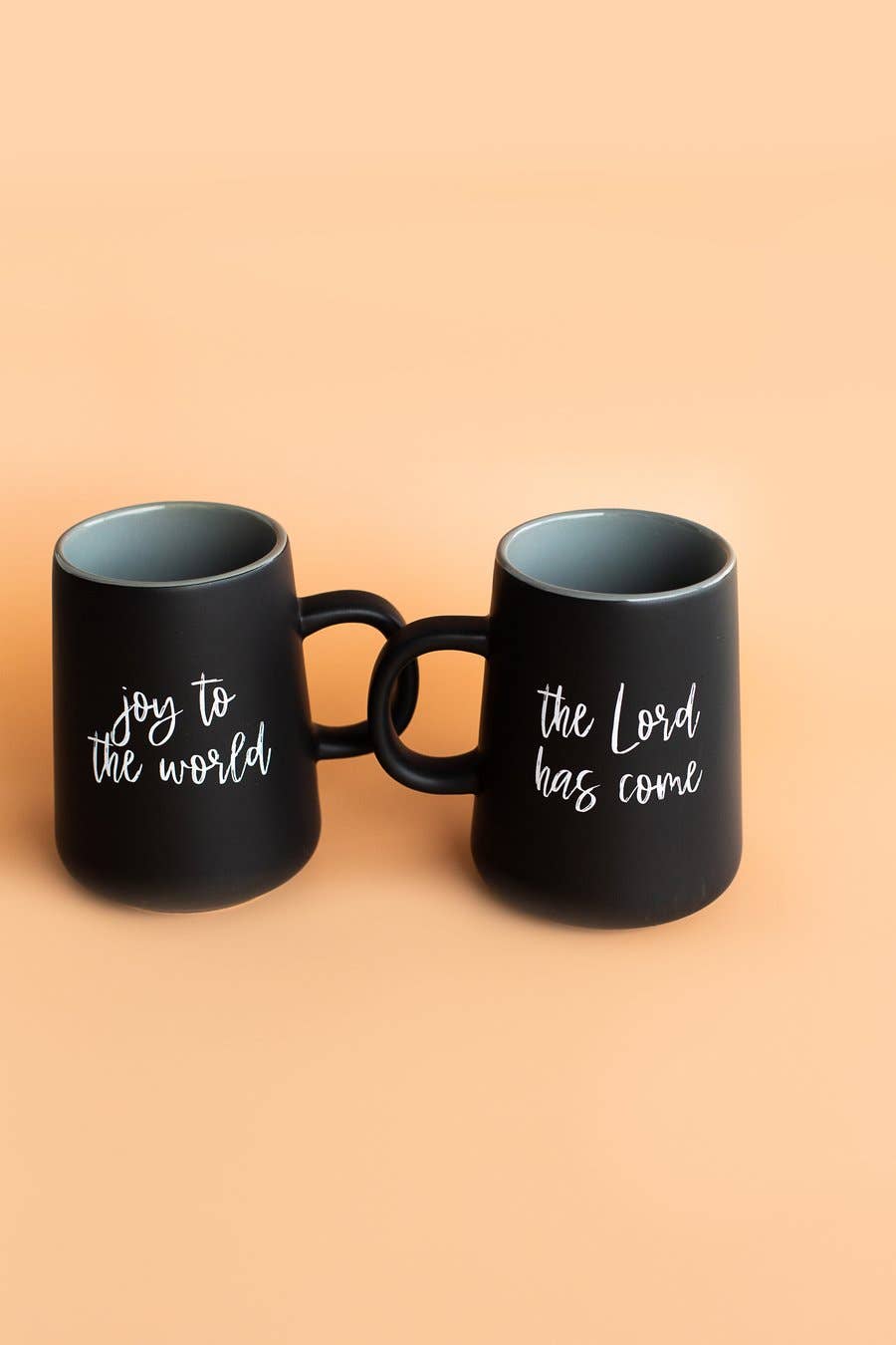 Modern Burlap - Joy to the world, the Lord has come mug - Black